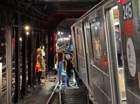 Mỹ: Hai tàu điện ngầm va chạm tại New York, 24 người bị thương