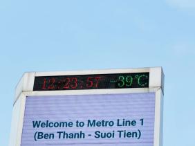 Vì sao mưa liên tục mà TP.HCM vẫn nắng nóng gần 40 độ C?