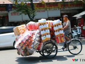 Nắng nóng bao trùm nhiều khu vực, Tây Bắc Bộ chiều tối mưa dông vài nơi