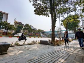 Hà Nội bố trí hàng ghế đá trên một số tuyến phố