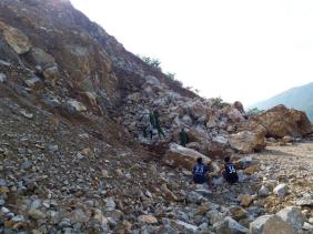 Hà Giang: Sạt lở đá tại điểm khai thác khiến 2 công nhân tử vong