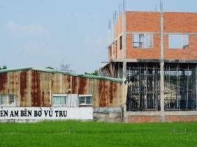Tòa triệu tập nhiều công an đến phiên xử vụ tịnh thất Bồng Lai