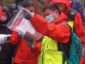 Quy trình giải mã hộp đen máy bay Trung Quốc rơi