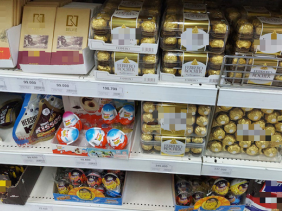 Kiểm tra kẹo trứng Kinder Surprise