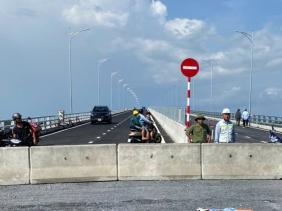 Chỉ sau 3 ngày lưu thông tạm, cầu Đại Ngãi 2 tạm ngừng cho xe qua lại