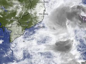 Khối mây dông lớn đang hướng vào Khánh Hòa - TP.HCM, Nam Trung Bộ mưa to, biển Nam Bộ sóng lớn