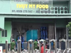 Cận cảnh kho thực phẩm bẩn lên tới 25 tấn sắp bán ra thị trường