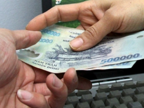 Truy tố cựu nhân viên ngân hàng lừa đảo chiếm đoạt tiền tỷ của bạn