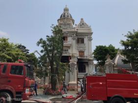 Cháy biệt thự ven biển