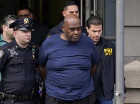 29 giờ truy bắt nghi phạm xả súng ga tàu điện ngầm New York