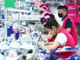 Công đoàn lấy ý kiến lao động về hoán đổi ngày để "nối" 2 kỳ nghỉ lễ