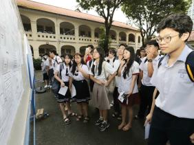 Sáng nay, gần 10.000 học sinh lớp 12 ở TP.HCM thi học sinh giỏi cấp thành phố