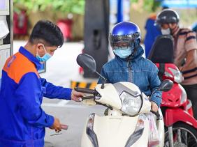 Vừa công bố điều hành xăng dầu lúc rạng sáng, Bộ Công Thương tiếp tục có thông báo mới