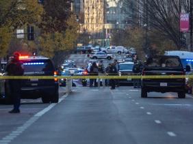 Mỹ rà soát toàn bộ thẻ xanh từ 19 nước sau vụ nổ súng khiến vệ binh thiệt mạng