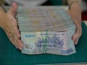 Chiếm đoạt tiền của ngân hàng vì thua lỗ đầu tư tiền ảo trên mạng