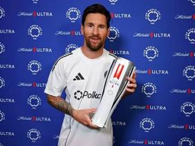 Messi đạt mốc vô tiền khoáng hậu, được FIFA tôn vinh