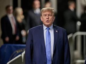 Kết thúc tuần đầu tiên xét xử ông Trump