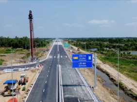 Kiên quyết xử lý nhà thầu "kéo lùi" tiến độ cao tốc Cần Thơ - Cà Mau