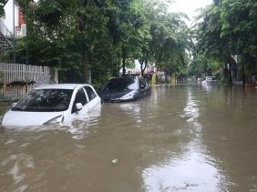 Trường hợp bảo hiểm từ chối đền bù cho ô tô bị hư hỏng do mưa bão