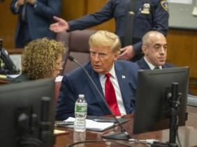 Cựu Tổng thống Trump vô phương hoãn lại phiên tòa hình sự đầu tiên