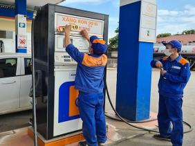 Giá xăng dầu có thể tăng tới 2.000 đồng/lít