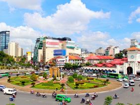 Tái lập vòng xoay trước chợ Bến Thành