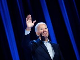 Ông Biden tung chiêu mới giành cử tri với ông Trump