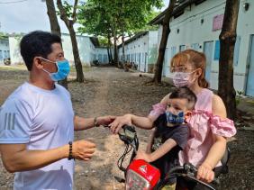 TPHCM: Công nhân sốt ruột chờ nhận hỗ trợ tiền thuê nhà