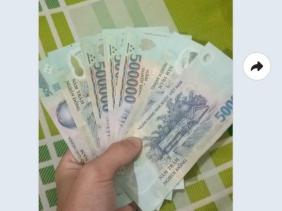 Chủ thầu đã trả một nửa lương cho cặp vợ chồng đi bộ về quê