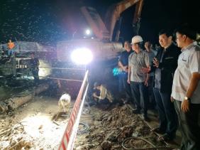 Vụ bé trai 10 tuổi bị lọt xuống trụ bê tông 35m: Ai trả kinh phí giải cứu?
