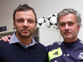 Hồ sơ khủng của HLV Thái Lan: Bản sao của Mourinho, giữ kỷ lục không thể phá