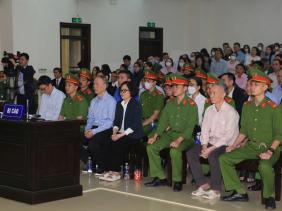 Ông Trịnh Văn Quyết bệnh nặng, tòa hoãn xét xử đến tháng 6