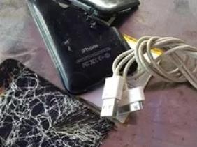 Bé trai 11 tuổi bị điện giật tử vong khi dùng điện thoại đang sạc pin
