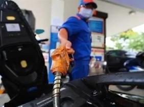 Tăng lần thứ hai liên tiếp, giá xăng vượt 20.000 đồng mỗi lít