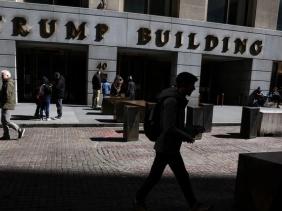 Các tỉ phú Mỹ âm thầm vận động giúp ông Trump