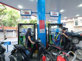 Chuyển đổi sang xăng E10 từ năm 2026: Lo chất lượng, ngại giá cả xăng sinh học