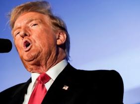 Ông Trump lớn tiếng tại phiên tòa xử cáo buộc phỉ báng ở New York