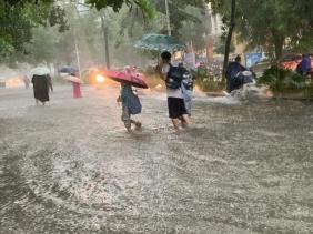 Hà Nội lại sắp mưa lớn, có tái diễn ngập lụt?