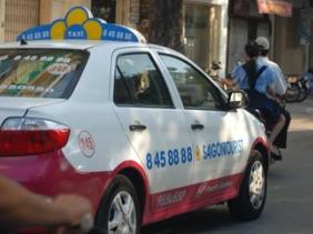 Hãng taxi nói gì về việc bị Saigontourist khởi kiện