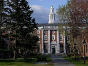 Thẩm phán Mỹ chặn kế hoạch đóng cửa Harvard