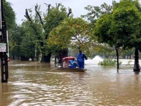 Đỉnh Bạch Mã mưa gần 1.000mm, dự báo Huế, Đà Nẵng tiếp tục mưa 300-500mm, có nơi trên 800mm