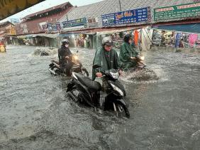 Mưa đang mở rộng từ miền Tây về TP.HCM, Đồng Nai, Tây Ninh, từ trưa nay sẽ có mưa to