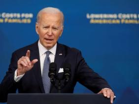 Sóng gió đợi chờ ông Biden sau sự cố tài liệu mật