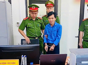 Thứ Sáu, 04/10/2024, 18:36 (GMT+7) Bắt tạm giam 1 công chức địa chính xã ở Lào Cai