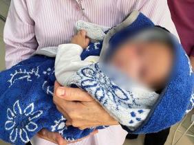 Bé gái bị bỏ rơi ở Đồng Nai, nội dung bức thư của người mẹ sinh viên khiến ai cũng nghẹn lòng