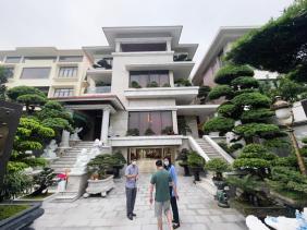 Cựu chủ tịch Hạ Long đứng chính chủ chiếc ôtô có giá thành thấp nhất trong 4 chiếc bị niêm phong