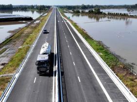 Chính thức thông xe tuyến chính cao tốc Hậu Giang - Cà Mau