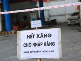 Bộ Công Thương lên tiếng việc hàng loạt doanh nghiệp xăng dầu trả lại giấy phép