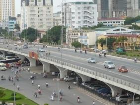 Hà Nội cấm xe máy, xe thô sơ qua cầu vượt Mai Dịch trong 2 tuần