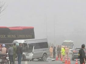 Hiện trường vụ tai nạn xe khách ở Lạng Sơn, 6 người thương vong